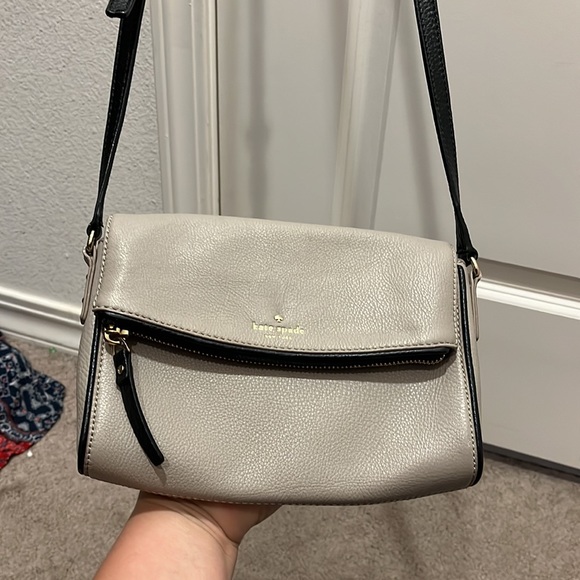 Kate Spade crossbody, gray - Picture 2 of 2